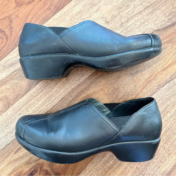Dansko Arden slip on comfort clogs - Picture 3 of 9